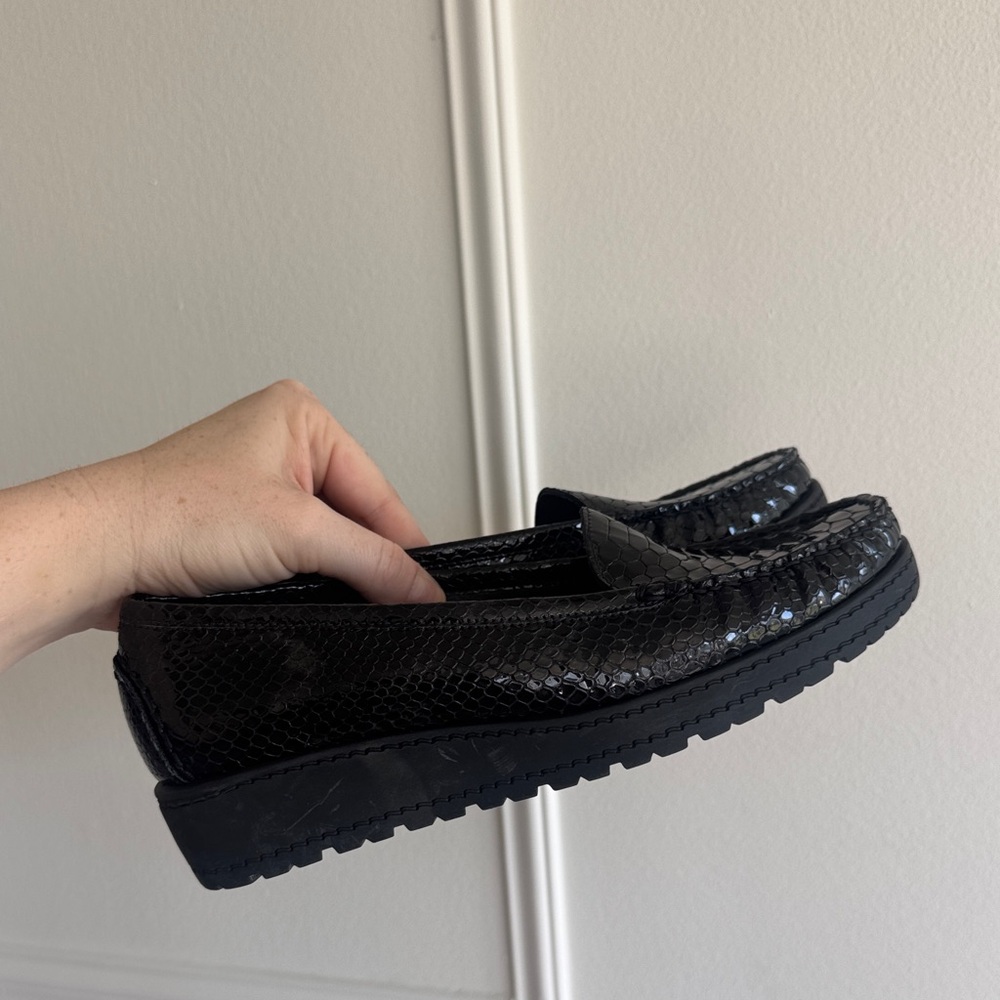 Stuart Weitzman Women’s Croc Slip-On Loafers Size 7